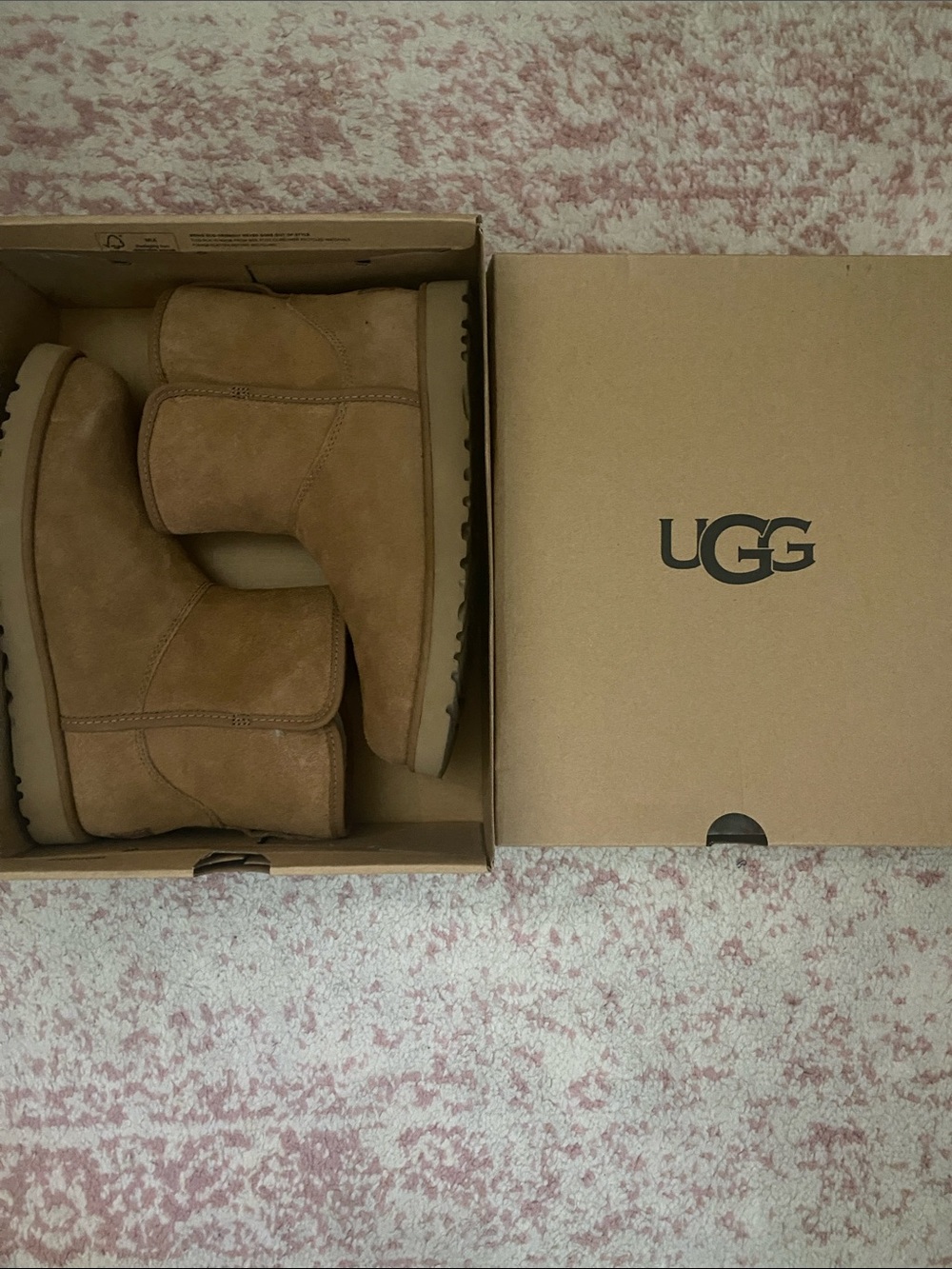 UGG Short Suede Boots - Chestnut/Tan